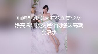 呆萌脯乳期大奶辣妈,刚生完宝宝,奶子好大,奶头肿胀喷奶汁