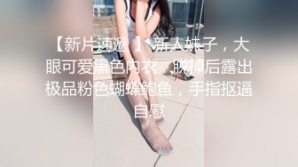 【新片速遞】  商场女厕全景偷拍几个漂亮小妞各种姿势嘘嘘人美B更美