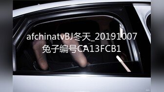 小胖偷放SXT偷拍和身材不错的女友啪啪干到大汗淋漓神情搞笑