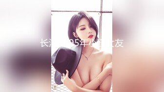 梦心玥 性感白色比基尼服饰勾勒出高挑曼妙身姿 娇媚姿态婀娜动人